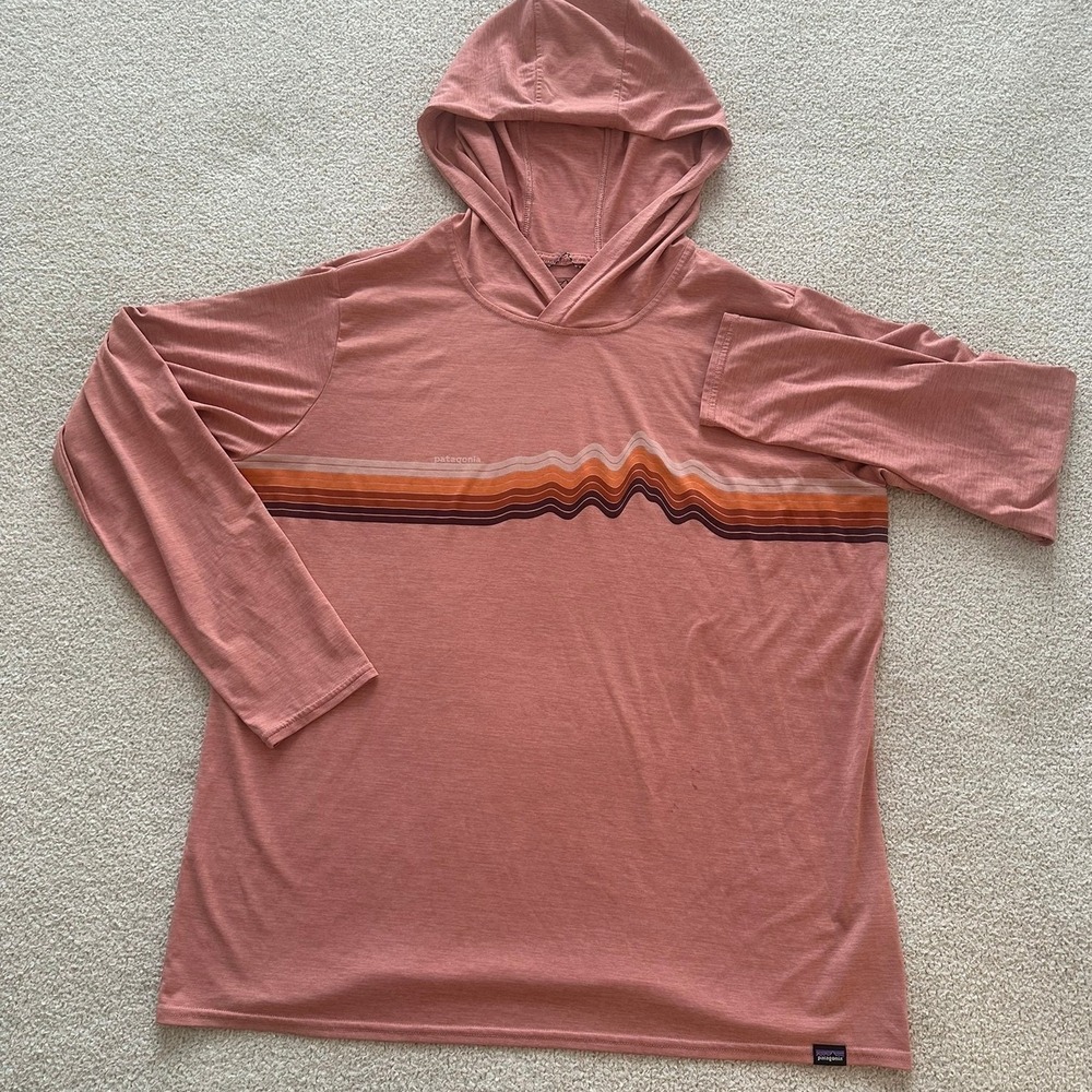 Patagonia Women's Capilene Cool Daily Graphic Hoodie size XL in Peach